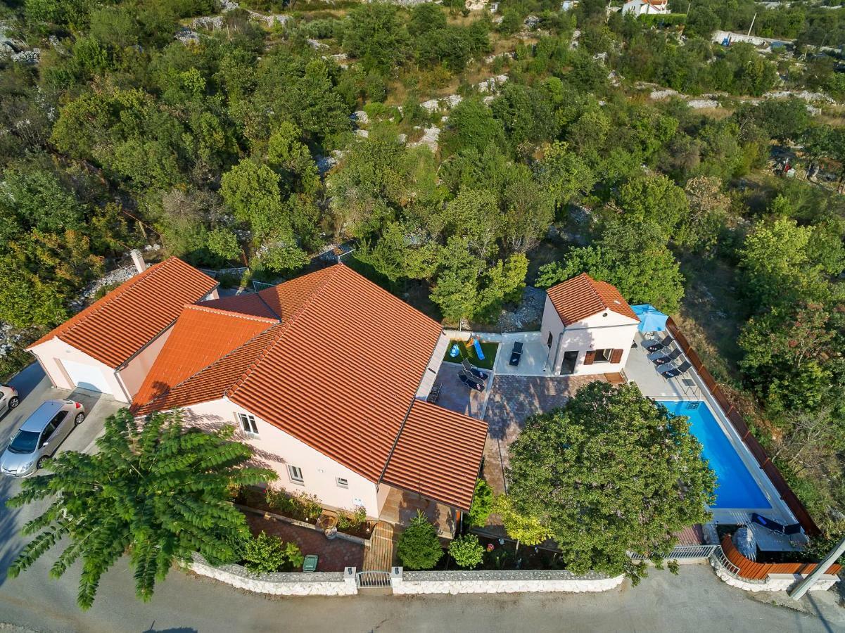 Villa Zvonimir Zagvozd Exterior photo